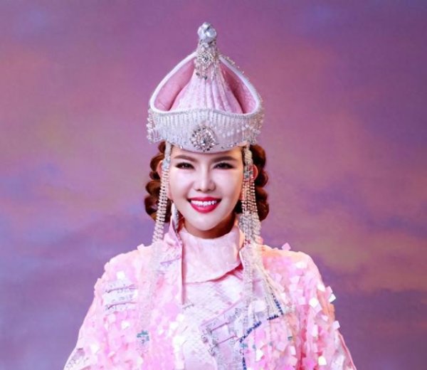 现金九游体育app平台乌兰托娅的名字比乌兰图雅要响亮的多-九游体育官网 九游娱乐(NineGameSports)官方网站